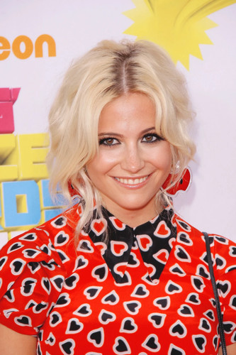 Pixie lott 200 - 4), 5,200
