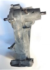 POMPA ACQUA 4 FORI PER FIAT 850 COUPè - 900 E - 900 T Pulmino USATA NON TESTATA