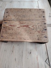 Antico  Sgabello Poggiapiedi