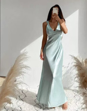 ZARA ABITO SCOLLO A V RICAMATO