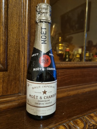 Moet chandon bottoglia - &,