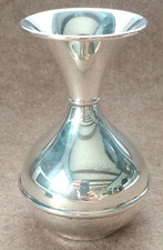 Vaso modernista in argento 800