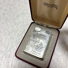 Accendino a olio Zippo Santa
