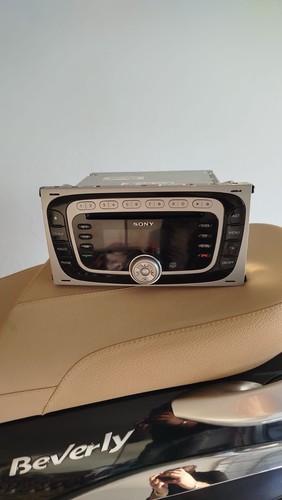 Stereo ford kuga - ford, 2010