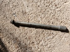 PERNO RUOTA ANTERIORE PIAGGIO