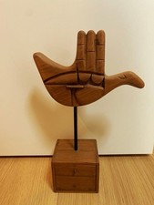 Scultura a mano aperta Le Corbusier di Cassina - oggetto d'arte da esposizione intagliato a mano