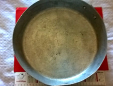 ANTICA e SPLENDIDA TEGLIA ALLUMINIO cm 30 h 6 x ARROSTI  CARNI BUONISSIMI USATA