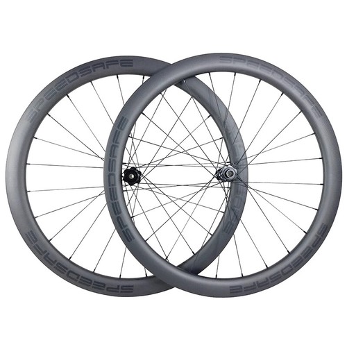 700c clincher tubeless
