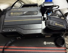 Hitachi VM-1200E Vintage VHS Camcorder con valigetta ( pari al nuovo!)