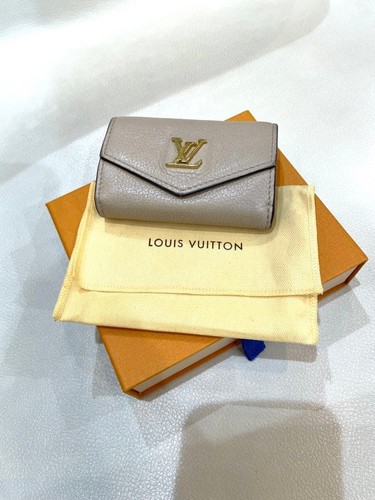 Louis vuitton - louis,