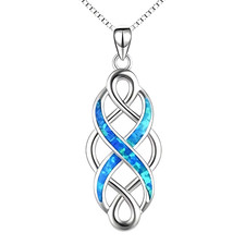 Collana con ciondolo nodo