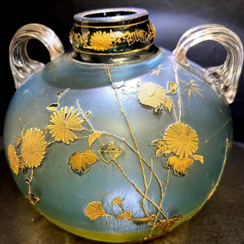 Antico vecchio vaso - , fiori