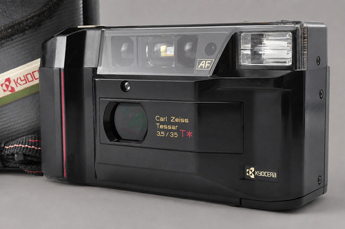 Kyocera yashica t2d - kyocera,
