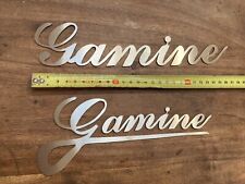 Insigne Calandre Gamine