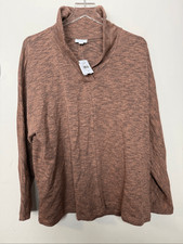 Maglione nuovo con etichette