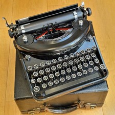 Macchina da scrivere portatile