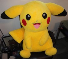 GIANT PLUSH POKEMON PIKACHU