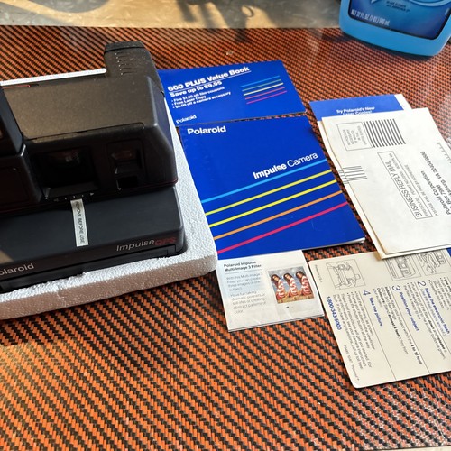 Vintage black polaroid - black,