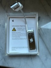 Ipod  shuffle 2GB - silver Model A1271 - grey - with the box