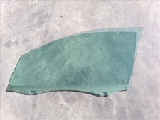 vetro della porta anteriore