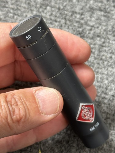 Neumann 100 con - km,