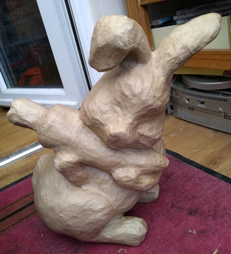 Coniglio gigante con - carrota,