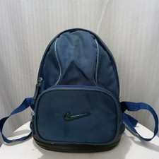 Articolo e4212 zaino donna Nike blu, base in gomma 22x11cm, altezza 30cm, sporco