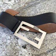 Cintura Fendi in pelle nera