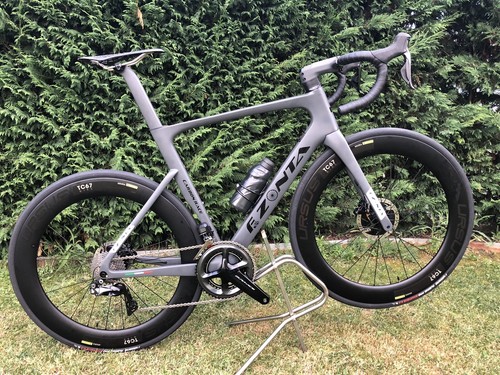 Ciclo bicicletta corsa in - corsa,