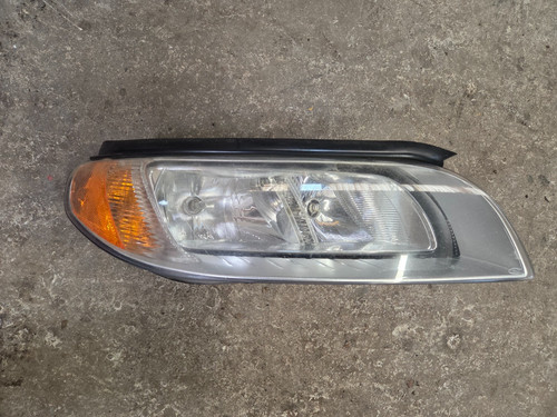 Gruppo faro destro - , v70