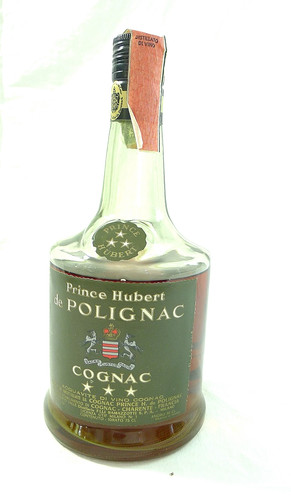 Vecchia bottiglia piena - piena, cognac