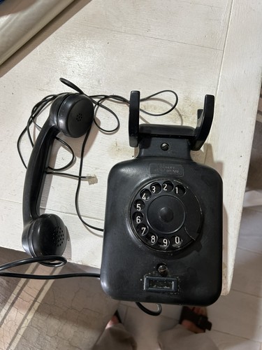 Antico telefono muro - a,
