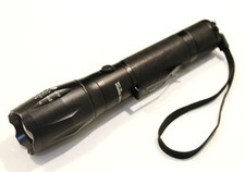 TORCIA  LED RICARICABILE ALTO RENDIMENTO 5000 LUMENS REGOLABILE ZOOM IN METALLO 