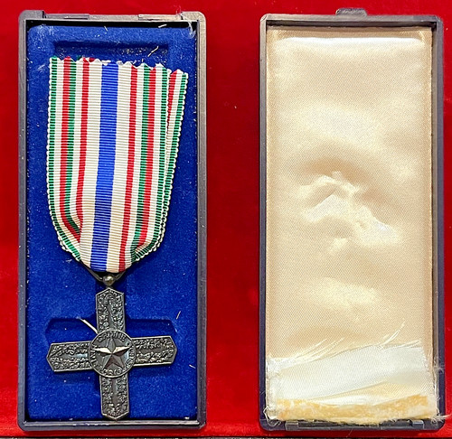 Medaglia all onore croce di - -,