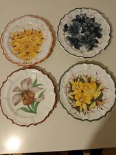 Quattro piatti da parete