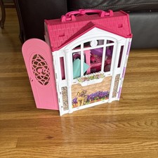 Barbie Glam Getaway Fold N’