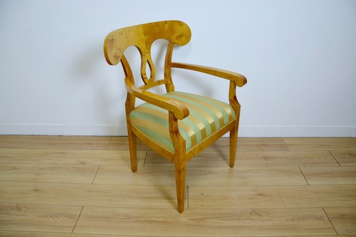 Sedia legno con braccioli e - in,