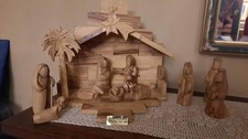 PRESEPE  IN LEGNO DI OLIVO