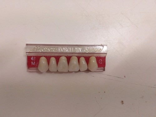 Odontotecnico stecca denti - odontotecnico,
