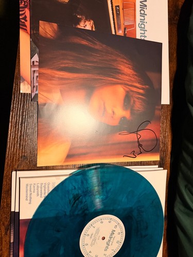 Taylor swift signed full - taylor,