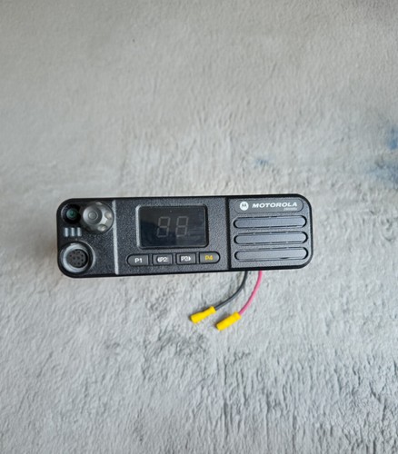 Motorola dm4400e uhf - dmr, radio