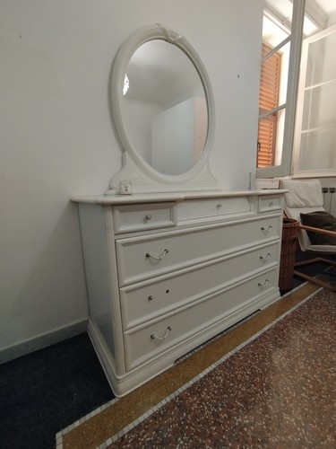 Comò bianco con - , cassetti
