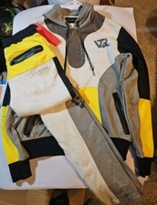 VIE+ RICCHE PARIS TRACK SET