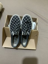 Furgoni. Converse a scacchiera