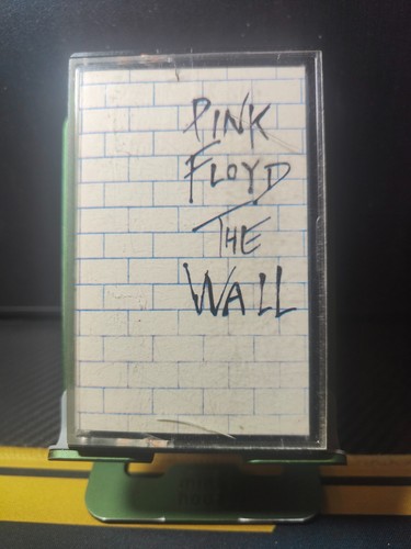 Pink floyd the wall cassette - pink,