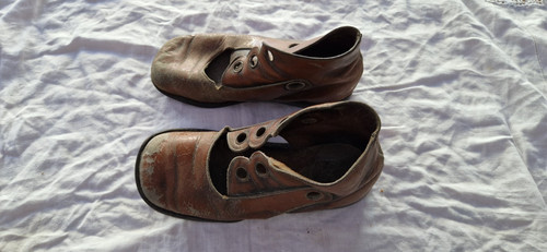 Dopoguerra antiche scarpe - ,