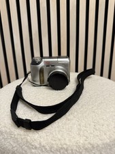 Olympus C-730 Ultra Zoom con obiettivo zoom AF 5.9-59mm f/2.8-3.5 3.2 MP Camedia!