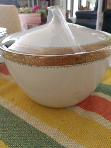 Servizio piatti con piatto - servizio,