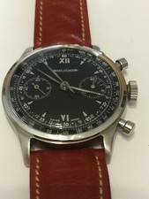 Cronografo vintage in acciaio unicompax con pulsanti a pompa e fondo a vite. 