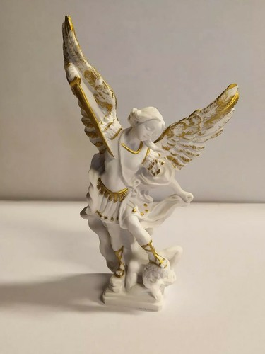 Statua san michele - di,